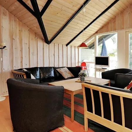 Three-bedroom Holiday In Borkop 15 * Egeskov (Syddanmark)